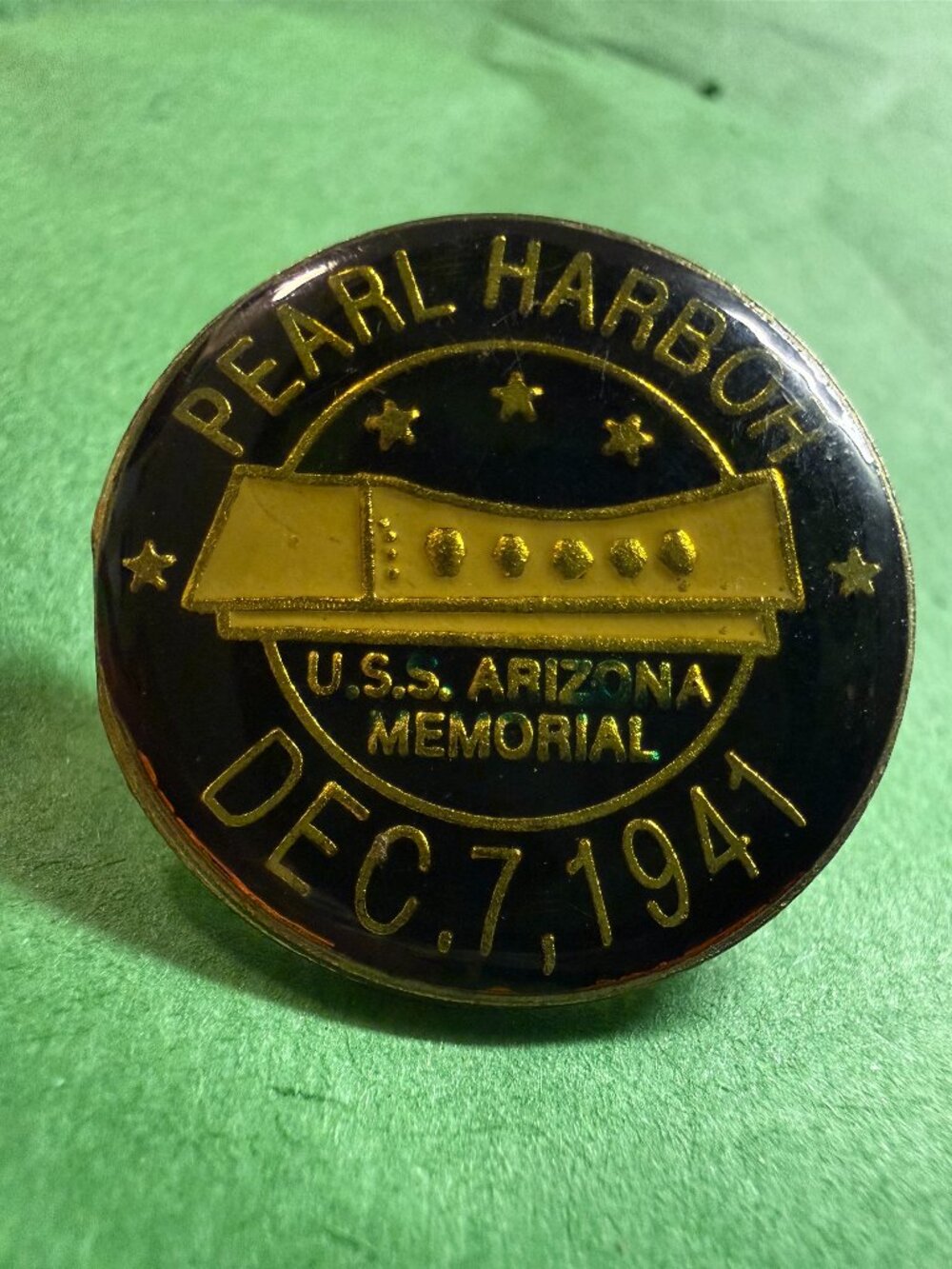 Pearl Harbor Dec 7, 1941 U.S.S. Arizona Memorial Collectible Pin Souvenir...